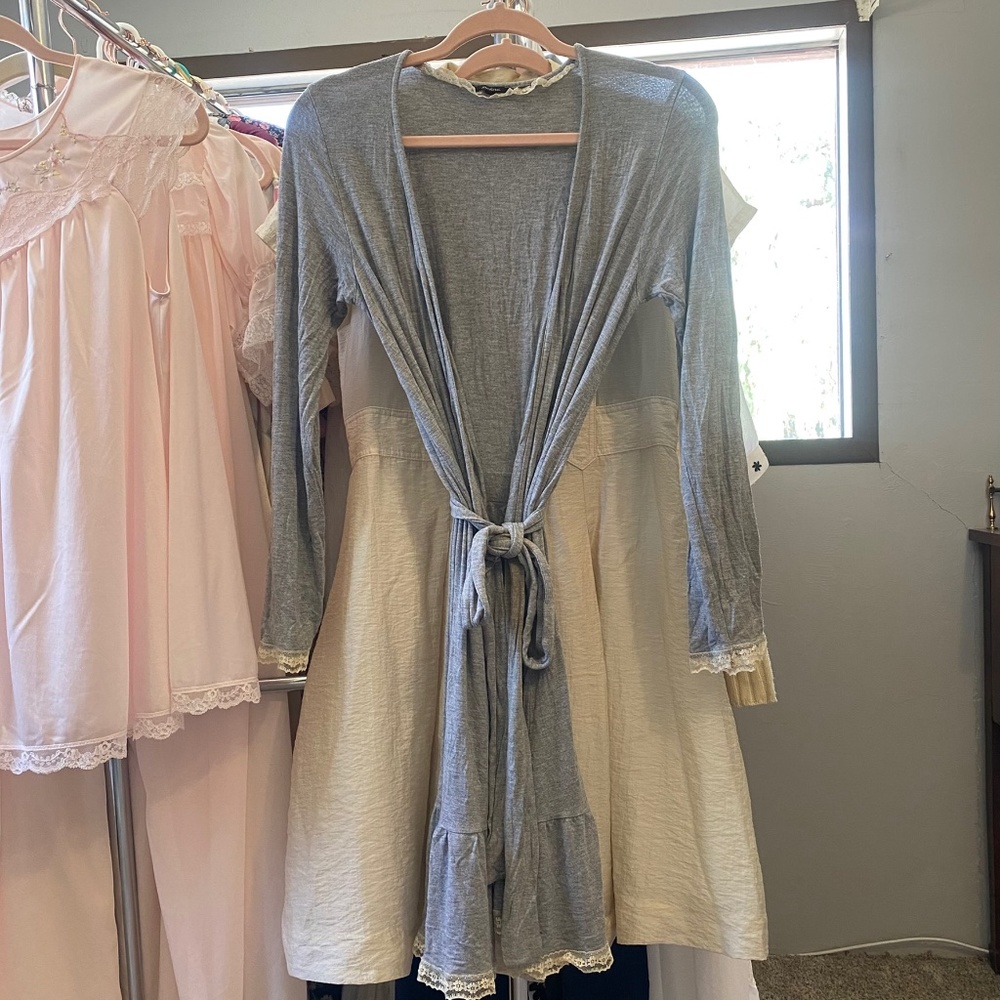 lace robe